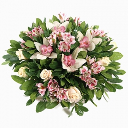 SPECIAL floral arrangement with flowers in a basket - ENG 13007