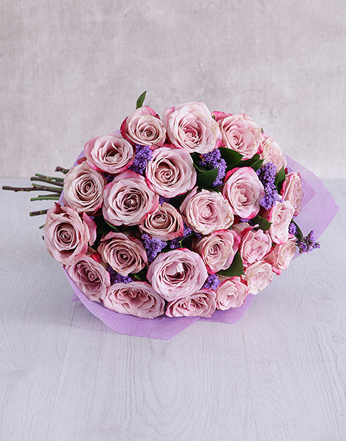 Bouquet with lilac Roses