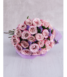 Bouquet with lilac Roses