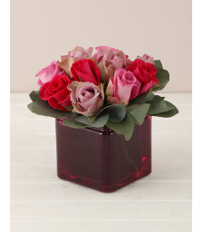 Mix Roses in Glass Flowerpot